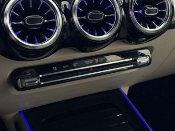 Mercedes GLB SUV 2.0 200d 150KM 2023 Mercedes-Benz GLB Progressive Ambiente Kamera cofania Nawigacja Podgrz, zdjęcie 23