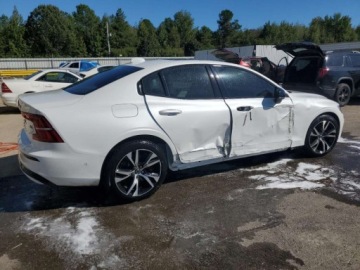 Volvo S60 III 2023 Volvo S60 2023 VOLVO S60 PLUS 2.0 Benzyna 247KM, zdjęcie 2