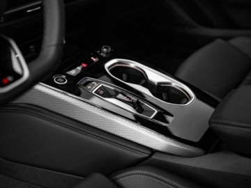 Audi A6 C8 Avant Plug In Facelifting 2.0 50 TFSI e 299KM 2025 AUDI A6 e-Hybrid quattro Avant Combi (299 KM) 2025, zdjęcie 12