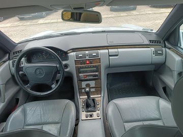 Mercedes Klasa E W210 1998 Mercedes E 250 2,5 diesel 150KM zarejestrowany, zdjęcie 8