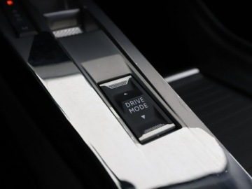 Peugeot 308 III SW 1.5 BlueHDi 130KM 2022 Peugeot 308 Allure Pack automat navi kamera LED, zdjęcie 31