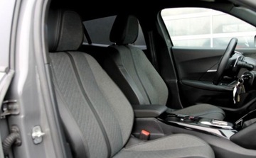 Peugeot 2008 II SUV 1.2 PureTech 130KM 2023 Peugeot 2008 PureTech 130 Allure SS EAT8 2023 Polift SalonPLGwarancja od, zdjęcie 17