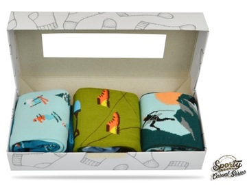 Подарок туристу – коробка разноцветных носков.