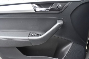 Skoda Rapid II Liftback Facelifting 1.0 TSI 110KM 2017 Skoda RAPID SalonPL 1.0 TSI 110KM AmbitionAudio Klimatyzacja Alu 15 Dealer, zdjęcie 23