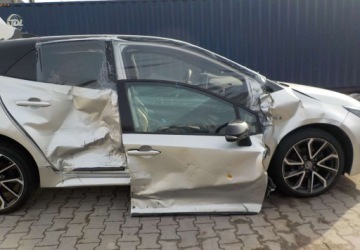 Toyota Corolla XII Hatchback 1.8 Hybrid 122KM 2019 Toyota Corolla Okazja 1.8 Hybryda 122KM, zdjęcie 15