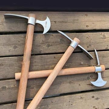 Кирка из нержавеющей стали. Прочный ручной инструмент. Удобный портативный ледоруб.