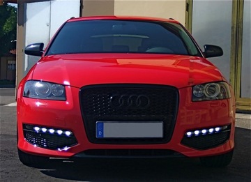 Заглушка решетки Audi A3 8P 05-08 RS3 черный глянцевый сотовый черный