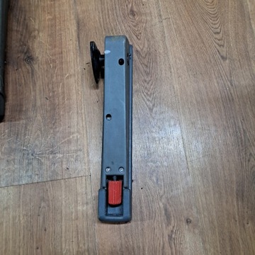 LOKETNÍ OPĚRKA ŠEDÝ SEDADLA ŘIDIČE VW LT 96-05 SPRINTER W901 W903 96-