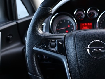 Opel Astra J Hatchback 5d 1.4 Turbo ECOTEC 140KM 2010 Opel Astra 1.4 T, Klima, Klimatronic, Tempomat, zdjęcie 15