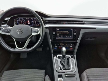 Volkswagen Arteon Fastback Facelifting 2.0 TSI 190KM 2021 Volkswagen Arteon Salon Pl Bogata wersja Virtual Grzana tylna kanapa 2.0, zdjęcie 13