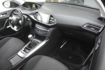 Peugeot 308 II SW Facelifting 1.2 PureTech 110KM 2018 Peugeot 308 1.2 Turbo doinwestowany hak nawigacja, zdjęcie 12