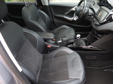 Peugeot 2008 I SUV Facelifting 1.2 PureTech 130KM 2018 Peugeot 2008 1.2 PureTech, Salon Polska, Skóra, zdjęcie 8