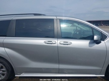 Toyota Sienna III 2023 Toyota Sienna Le, 2023r., 2.5L 2.5 Benzyna 245KM, zdjęcie 4