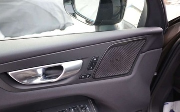 Volvo XC60 II 2023 Volvo XC 60 Volvo XC 60 T6 AWD Plug-In Hybrid R-Design 2.0 Hybryda Plug-in, zdjęcie 26