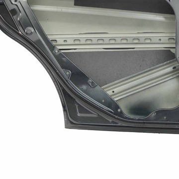MERCEDES S204 DVEŘE LEVÉ ZADNÍ OBSIDIAN BLACK 197