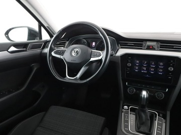 Volkswagen Passat B8 Variant 2.0 TDI BlueMotion SCR 150KM 2019 Volkswagen Passat lift LED navi klima auto, zdjęcie 15