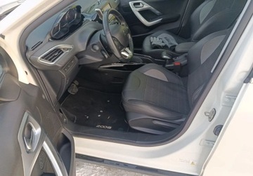 Peugeot 2008 I SUV Facelifting 1.2 PureTech 110KM 2019 Peugeot 2008 Pierwszy wlasciicel. Salon Polska 1.2 Benzyna 110KM, zdjęcie 9