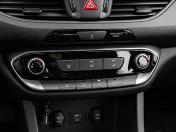 Hyundai i30 III Hatchback Facelifting 1.5 DPI 110KM 2022 Hyundai i30 GD2C818#1.5 DPI Classic + Bluetooth, zdjęcie 17