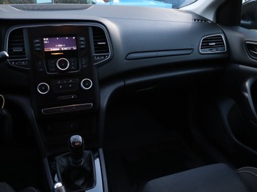 Renault Megane IV Hatchback 5d 1.3 TCe 115 FAP 115KM 2019 Renault Megane 1.3 TCe, Salon Polska, Klima, zdjęcie 7