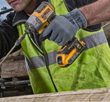 Аккумуляторный ударный шуруповерт DeWalt DCF887N XR, 18 В