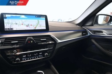 BMW Seria 5 G30-G31 Limuzyna Facelifting 3.0 540i 333KM 2023 BMW Seria 5 540i xDriveFV23Adaptacyjny Reflektor LEDM Kierownica Skorzana, zdjęcie 15