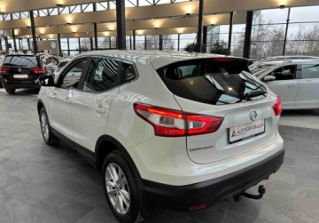 Nissan Qashqai II Crossover 1.6 DIG-T 163KM 2017 Nissan Qashqai z SalonuNaviKamera124 tys. wpisuje na fakturzeOrg.lakier1wl, zdjęcie 6