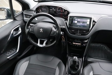 Peugeot 2008 I SUV Facelifting 1.2 PureTech 110KM 2016 Peugeot 2008 1.2 PureTech, Salon Polska, zdjęcie 6