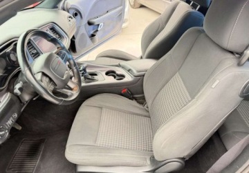 Dodge Challenger III 2019 Dodge Challenger CHallenger 3.6 305 KM 2019r 122.000 km Warszawa 3.6, zdjęcie 6