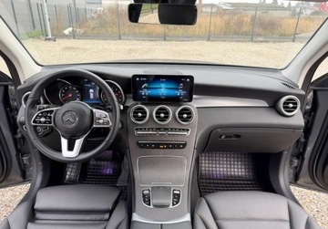 Mercedes GLC C253 2021 Mercedes-Benz GLC 4x4 GLC 2.0 BENZ 258 KM 2021r Warszawa 2.0 Benzyna, zdjęcie 5