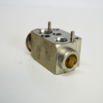 9182512 JINÉ MODUL 320 D 135 2010 BMW 3 (E90)