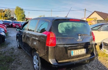 Peugeot 5008 I 2014 Peugeot 5008 2014r, 1.6 HDI. AUTOMAT. Uszkodzony dach i lekko lewy bok. 1.6, zdjęcie 3