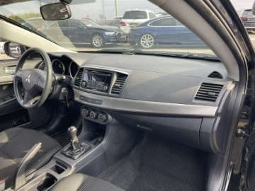 Mitsubishi Lancer IX Sedan 1.6 MIVEC 117KM 2015 Mitsubishi Lancer HAK Klimatyzacja Czujniki park., zdjęcie 9