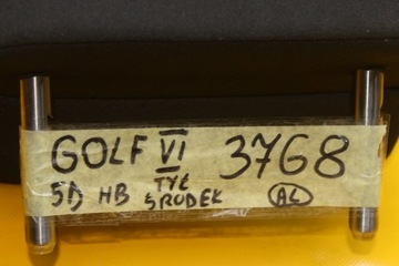 ЦЕНТРАЛЬНЫЙ ЗАДНИЙ ПОДГОЛОВНИК GOLF VI 5D HB