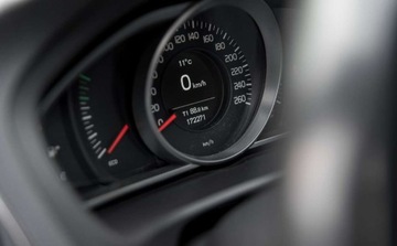 Volvo V40 II Hatchback 2.0 T2 DRIVE-E 122KM 2016 Volvo V40 Volvo V40 T2 Drive-E Kinetic 2.0 Benzyna 122KM, zdjęcie 18