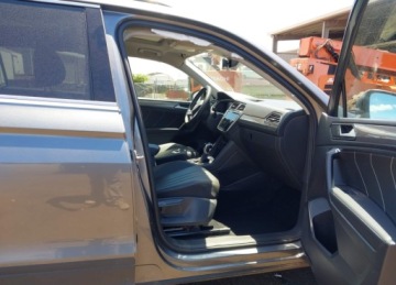 Volkswagen Tiguan II 2023 Volkswagen Tiguan 2023r., 2.0t Se, 2L, od ubezpieczalni 2.0 Benzyna 187KM, zdjęcie 6