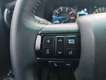 Toyota Hilux VIII Podwójna kabina Facelifting 2.8 D-4D 204KM 2023 Toyota Hilux 2.8 D-4D Double Cab Invincible Sport, zdjęcie 15