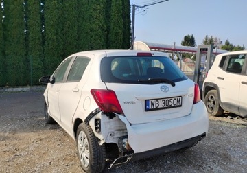 Toyota Yaris III Hatchback 5d Facelifting 1.0 VVT-i 69KM 2016 Toyota Yaris 2016r, 1.0 LPG. Uszkodzony lewy bok. Jezdzi. BenzynaLPG 70KM, zdjęcie 2