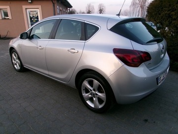 Opel Astra J Hatchback 5d 1.7 CDTI ECOTEC 110KM 2010 Opel Astra J 1.7 D Sprowadzona Dobre Wyposazenie, zdjęcie 2