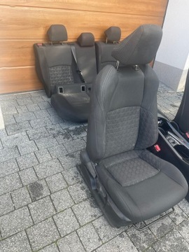 SEDADLA TOYOTA CHR 19R.