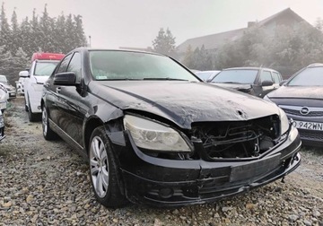 Mercedes Klasa C W204 Limuzyna 1.8 180 K 156KM 2008 Mercedes-Benz Klasa C 11.2008. 1.8 Benzyna. Uszkodzony przod. Jezdzi. 1.8, zdjęcie 1