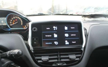 Peugeot 2008 I SUV Facelifting 1.2 PureTech 110KM 2018 Peugeot 2008 1.2 Benzyna 110KM, zdjęcie 17