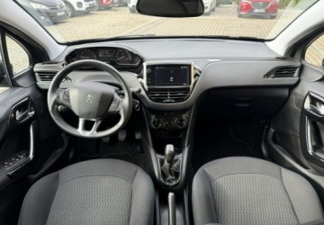 Peugeot 208 I Hatchback 5d Facelifting 1.2 PureTech 82KM 2018 Peugeot 208 1,2 83KM Klimatyzacja Serwis 1.2 Benzyna 83KM, zdjęcie 13