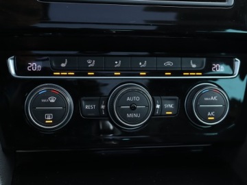 Volkswagen Passat B8 Variant 2.0 TDI BlueMotion SCR 150KM 2016 VW Passat 2.0 TDI, Automat, Skóra, Navi, Klima, zdjęcie 18