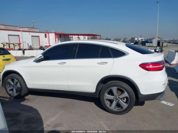 Mercedes GLC C253 2019 Mercedes-Benz GLC 300 Coupe 4Matic 2019 2.0L 2.0 Benzyna 241KM, zdjęcie 2