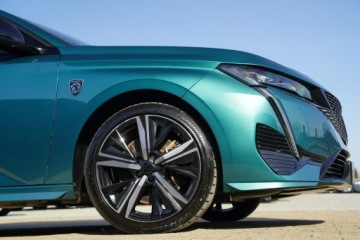 Peugeot 308 III SW Plug-In 1.6 Hybrid 225KM 2023 Peugeot 308 GT LINE blis SKORA nawi FULL LED kame, zdjęcie 4