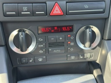 Audi A3 8P Hatchback 3d 3.2 VR6 250KM 2005 Audi A3 3-drzwiowe A3 3.2 VR6 DSG Quattro, zdjęcie 18