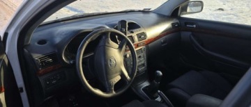 Toyota Avensis II Sedan 2.0 VVT-i 147KM 2004 Toyota Avensis Toyota Avensis 2.0B 2004r, sedan climatronic 2.0 Benzyna, zdjęcie 4