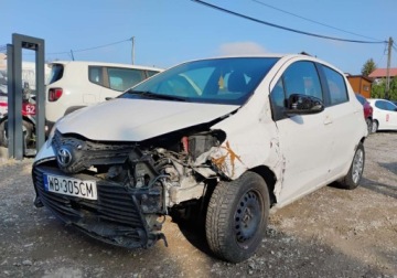 Toyota Yaris III Hatchback 5d Facelifting 1.0 VVT-i 69KM 2016 Toyota Yaris 2016r, 1.0 LPG. Uszkodzony lewy bok. Jezdzi. BenzynaLPG 70KM, zdjęcie 1