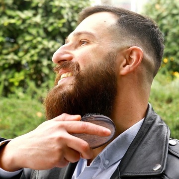 ЩЕТКА ДЛЯ БОРОДЫ, ДЕРЕВЯННАЯ