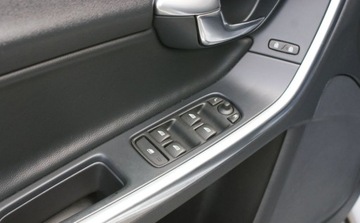 Volvo V60 I Kombi Facelifting 2.0 D2 DRIVE-E 120KM 2018 Volvo V60 Volvo V60 D2 Drive-E Momentum 2.0 Diesel 120KM, zdjęcie 9